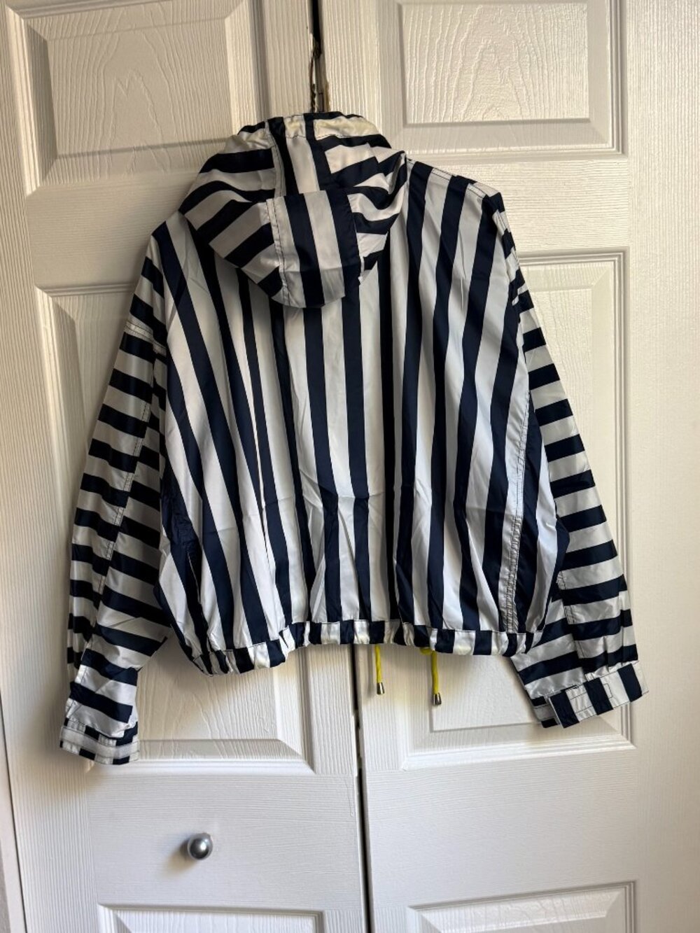 Drawstring jacket - Picture 7 of 11